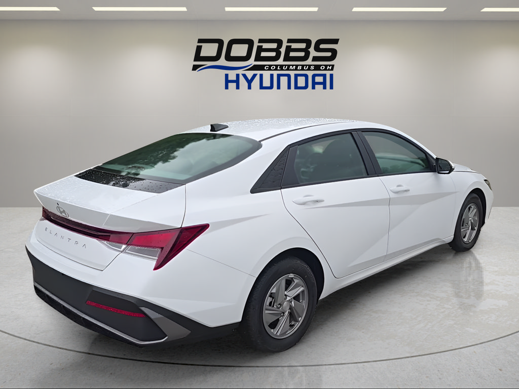 New 2026 Hyundai Elantra SE FWD image 5