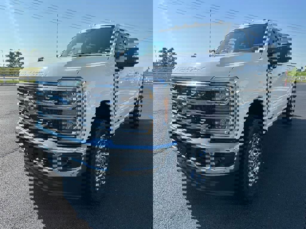 New 2025 Ford F350 Lariat w/ Lariat Ultimate Package image 4