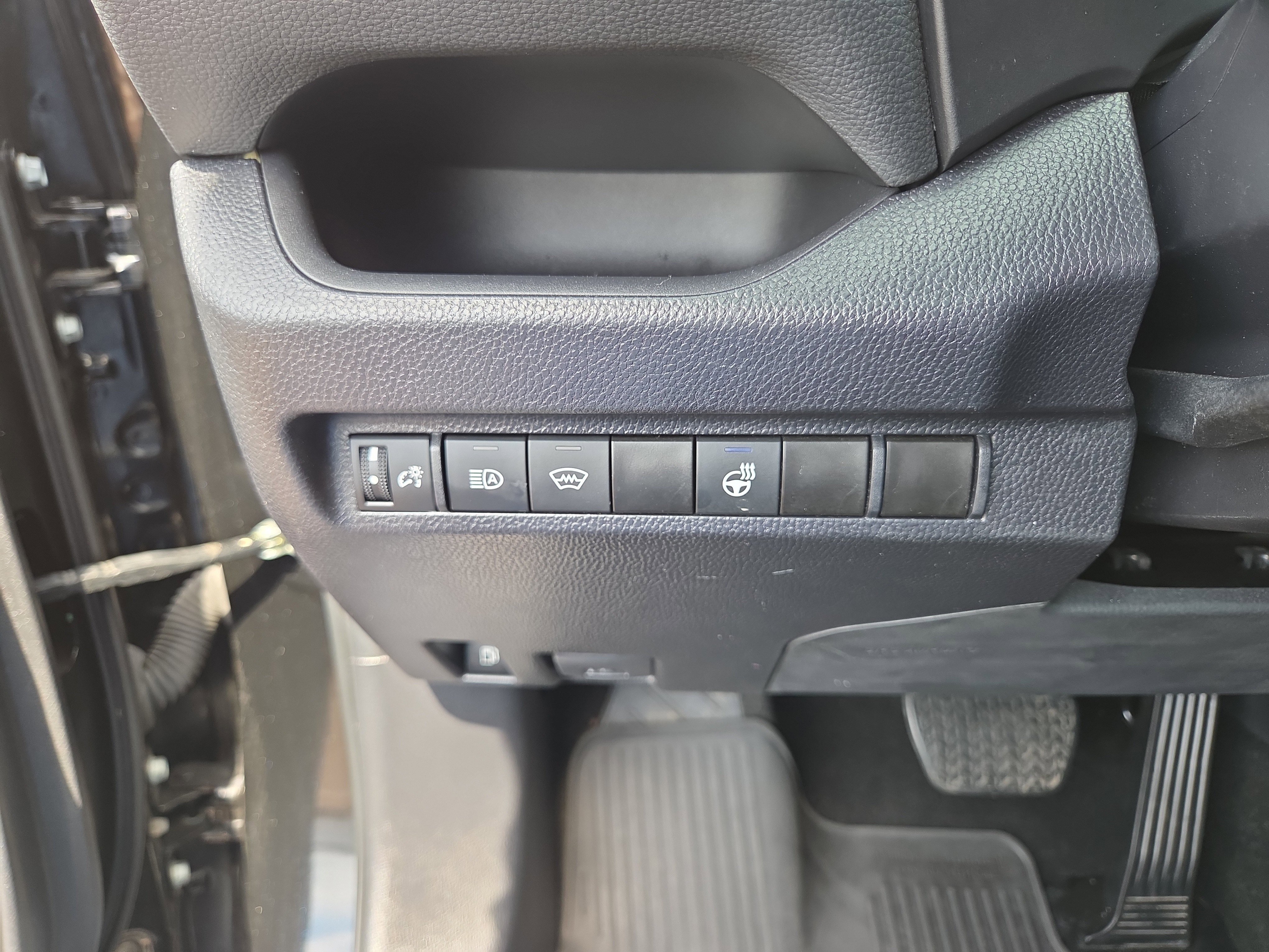 Certified 2024 Toyota RAV4 SE w/ Weather Package AWD/4WD image 27