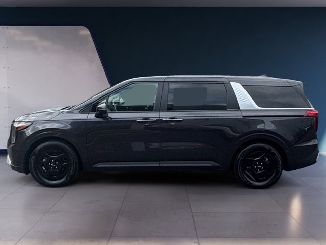 Certified 2025 Kia Carnival FWD image 2