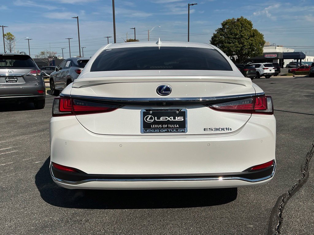 Used 2019 Lexus ES 300h FWD image 4