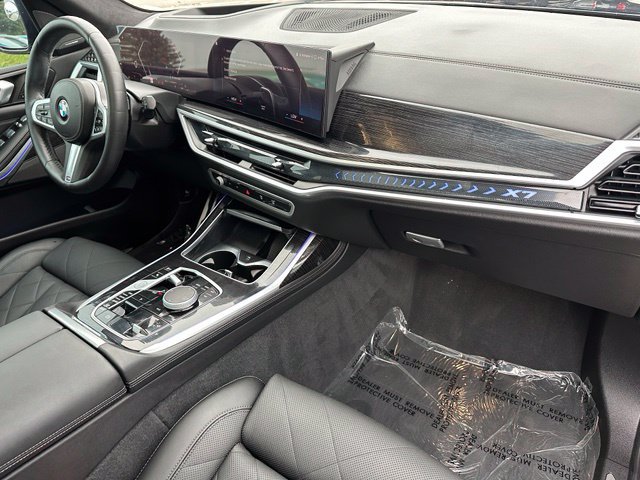 Used 2023 BMW X7 xDrive40i w/ M Sport Package AWD/4WD image 10