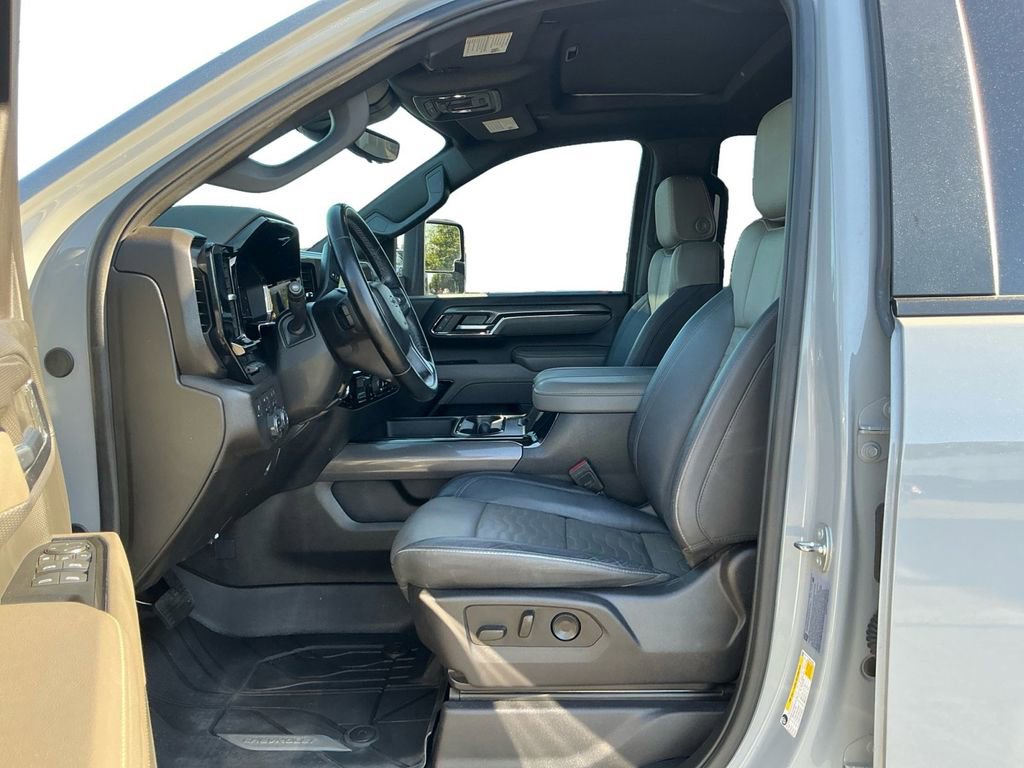 Used 2024 Chevrolet Silverado 2500 ZR2 w/ Technology Package AWD/4WD image 14