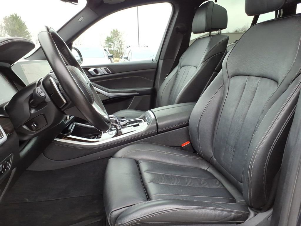 Used 2021 BMW X5 xDrive40i w/ Executive Package AWD/4WD image 13