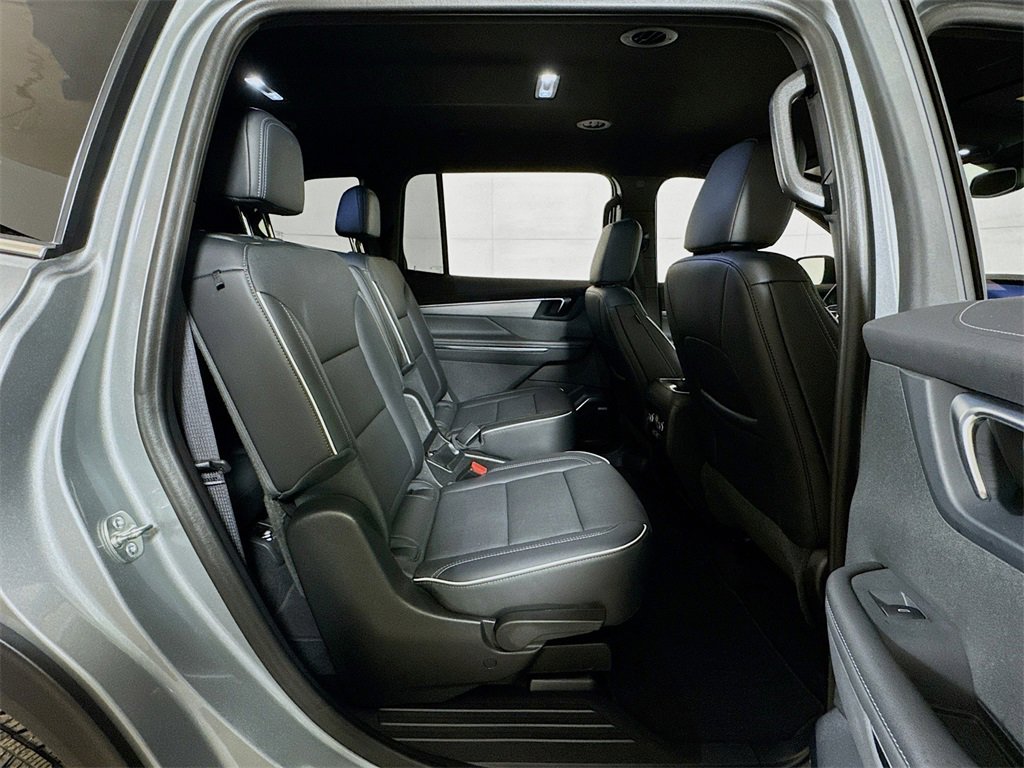 Used 2025 Buick Enclave Preferred image 27