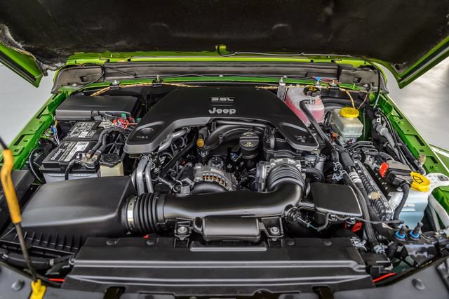 Used 2019 Jeep Wrangler Unlimited Sahara AWD/4WD image 15