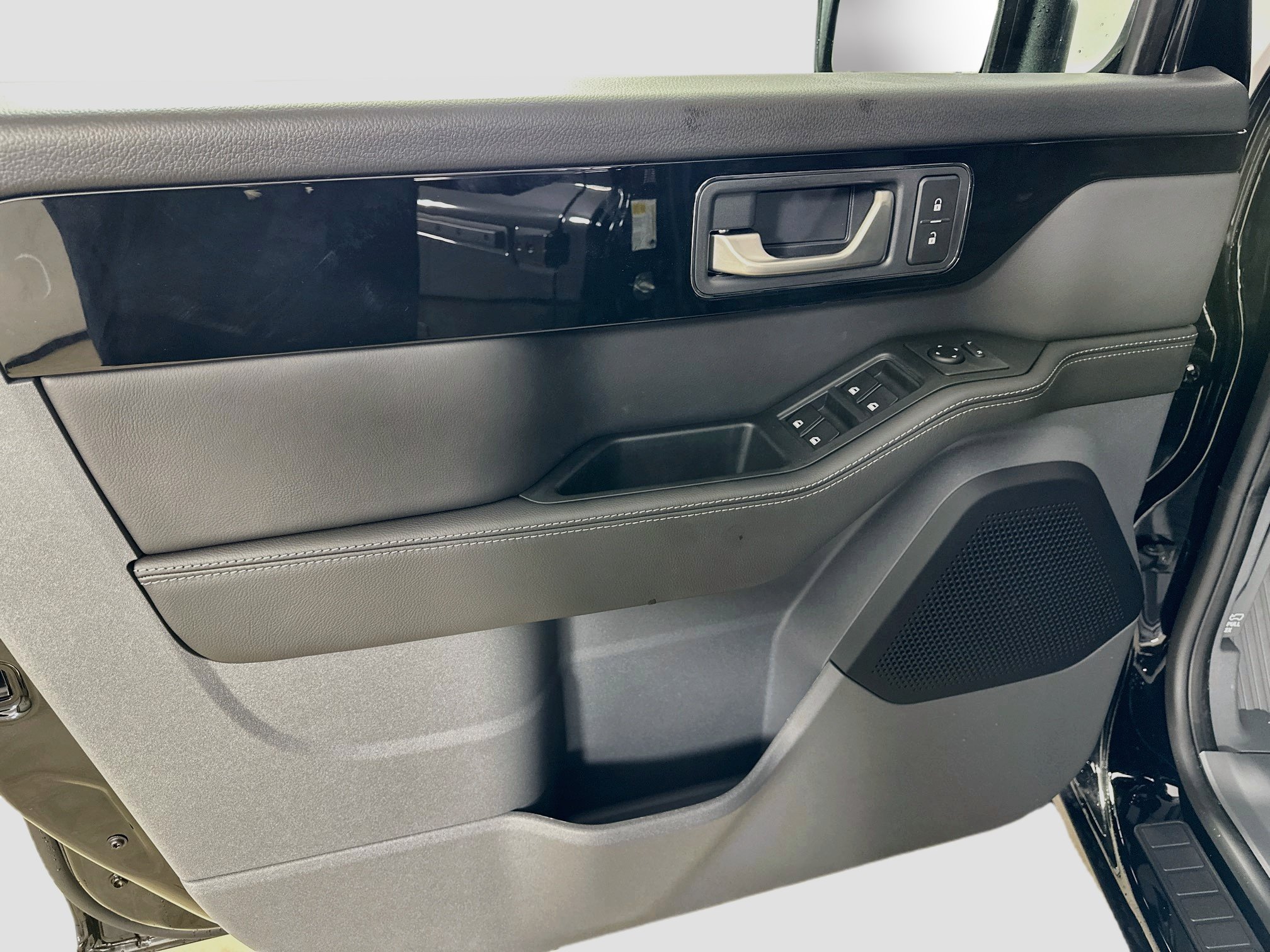 New 2026 INEOS Grenadier Station Wagon AWD/4WD image 17