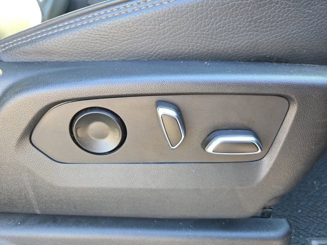 Used 2022 GMC Yukon XL Denali w/ Denali Ultimate Package image 25