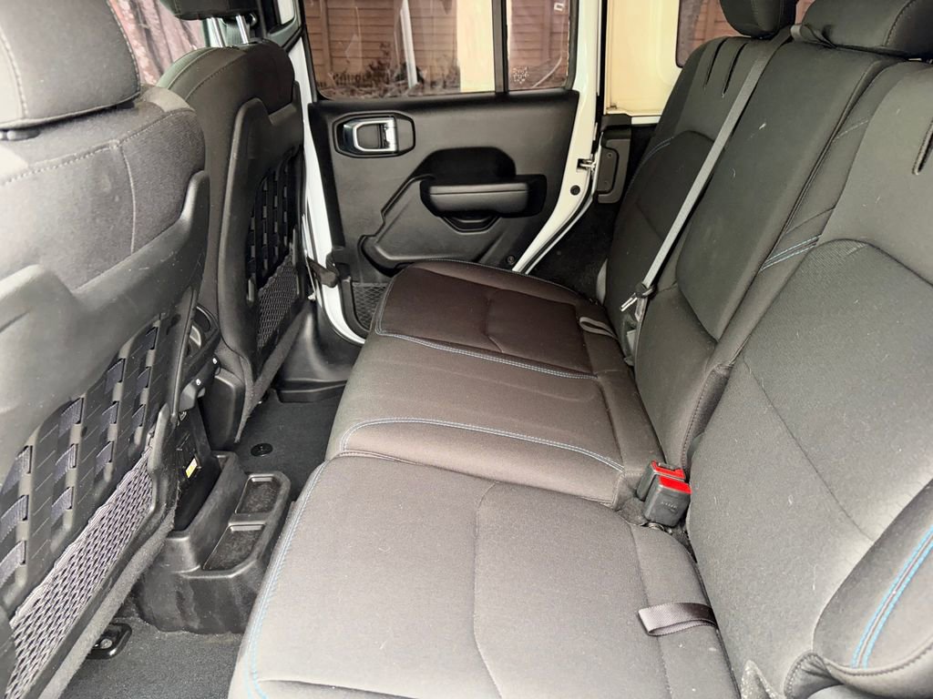 Used 2022 Jeep Wrangler Unlimited Rubicon 4xe image 23