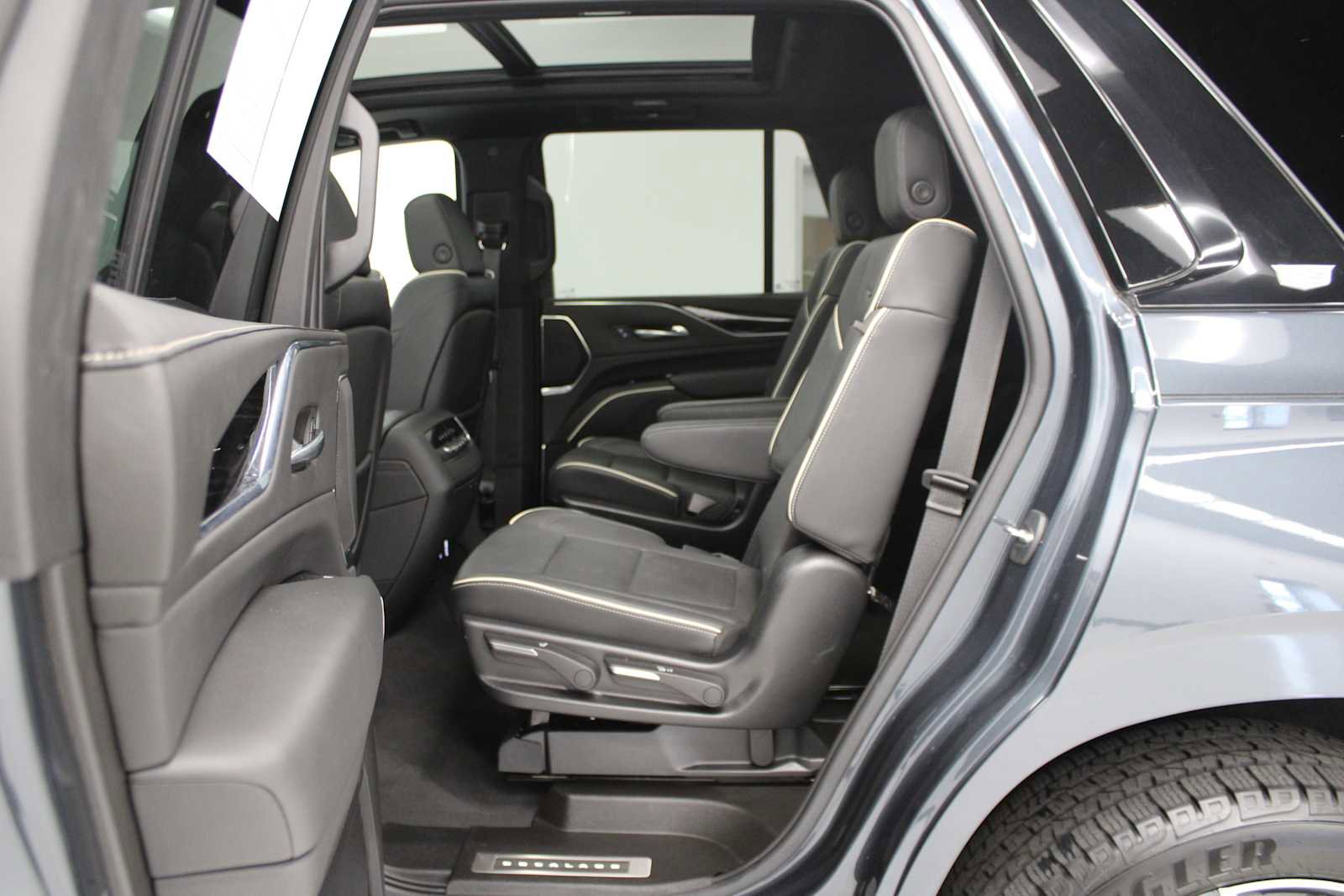 Certified 2021 Cadillac Escalade Sport w/ Driver Assist Tech Package image 51