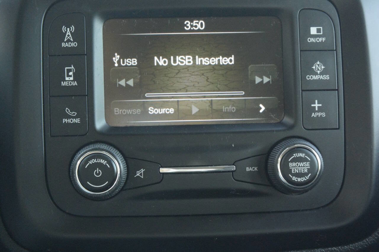 Used 2017 Jeep Renegade Latitude w/ Popular Equipment Group image 20