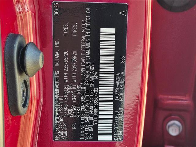 Certified 2025 Toyota Highlander Limited AWD/4WD image 14
