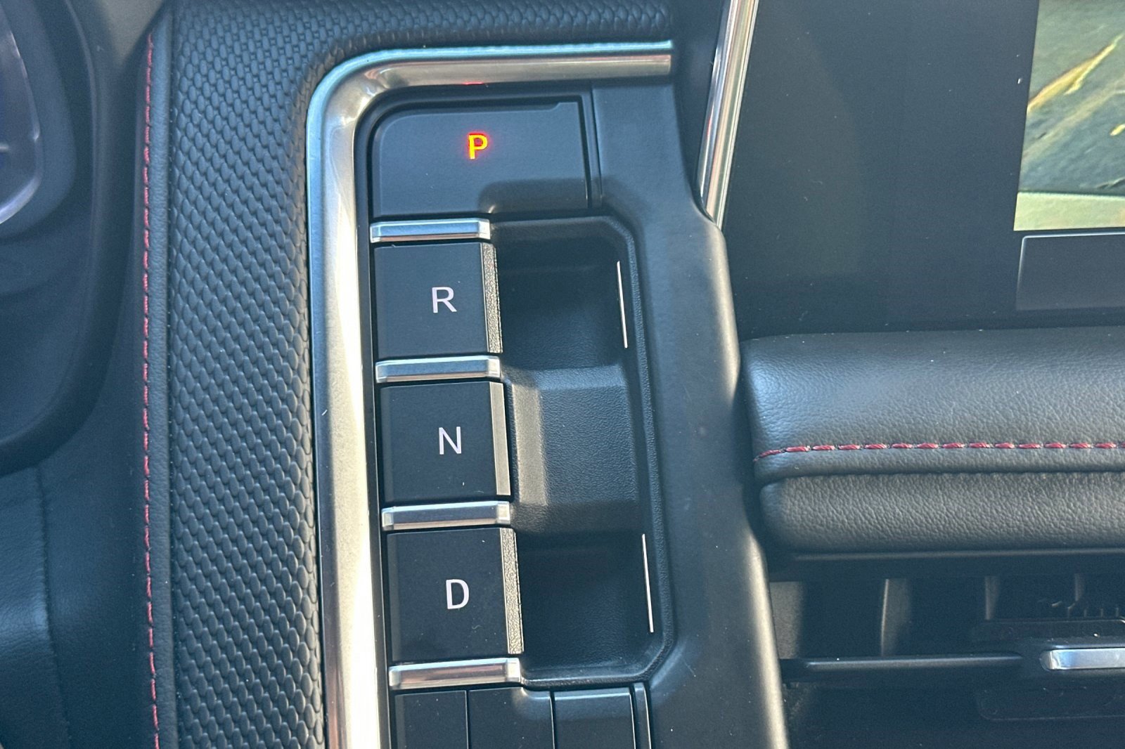 Used 2022 Chevrolet Tahoe RST image 15