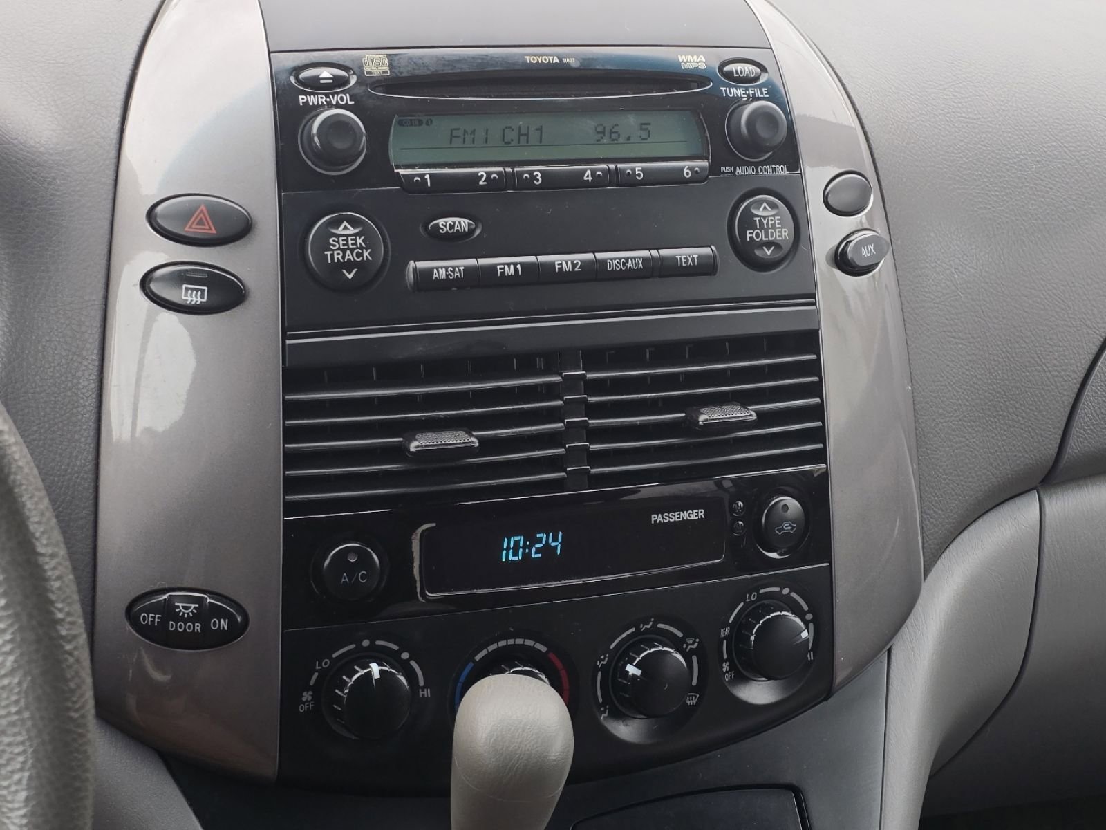 Used 2010 Toyota Sienna LE FWD image 21