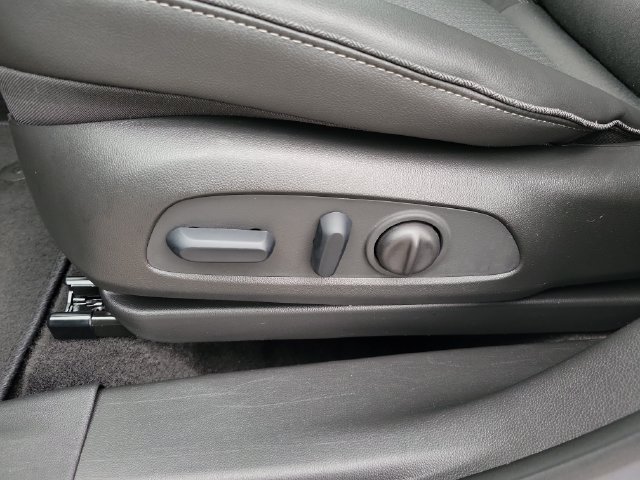 Used 2023 Buick Encore GX Select w/ Sport Touring Package FWD image 16