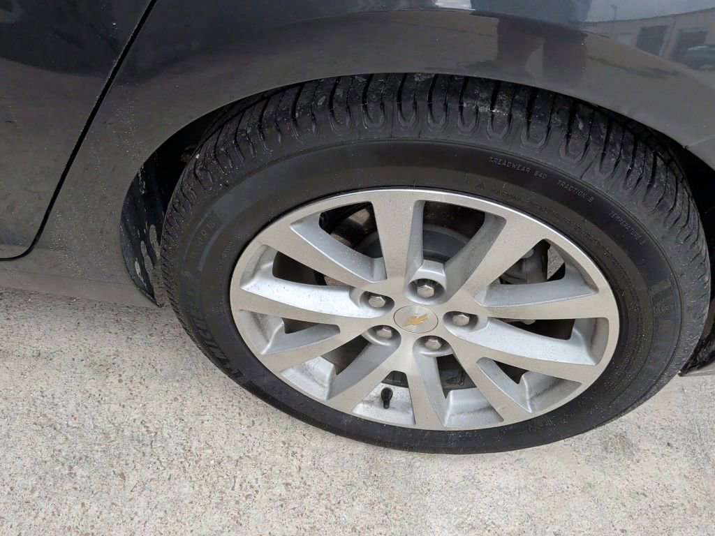 Used 2015 Chevrolet Malibu LTZ FWD image 11