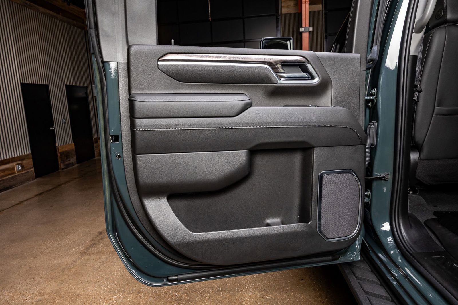 Used 2025 Chevrolet Silverado 3500 LTZ w/ LTZ Plus Package image 38