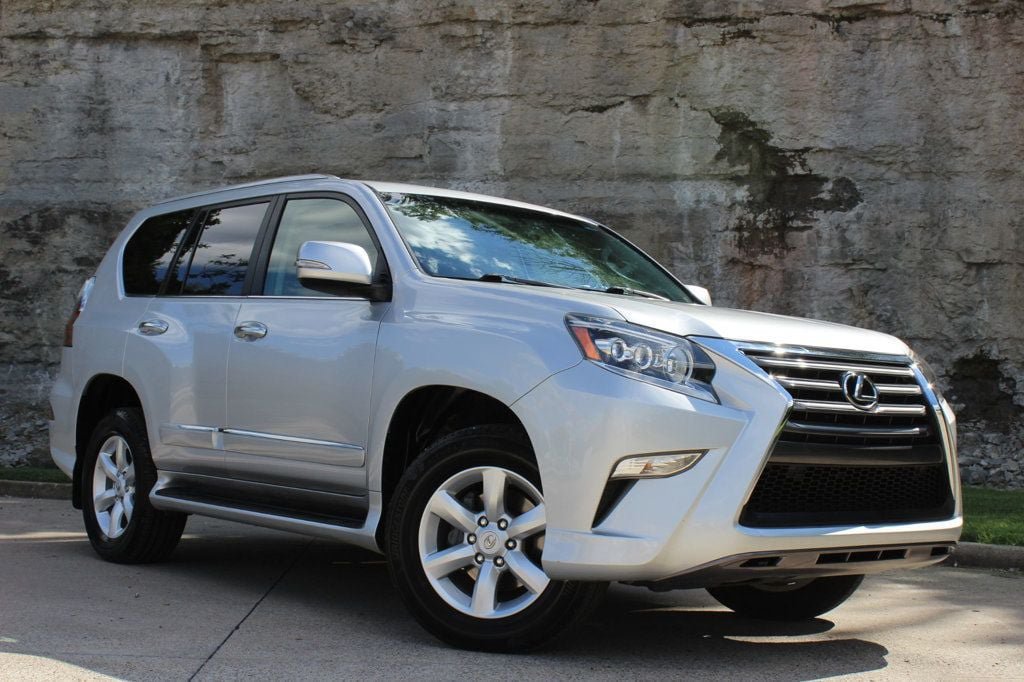 Used 2017 Lexus GX 460 AWD/4WD image 9