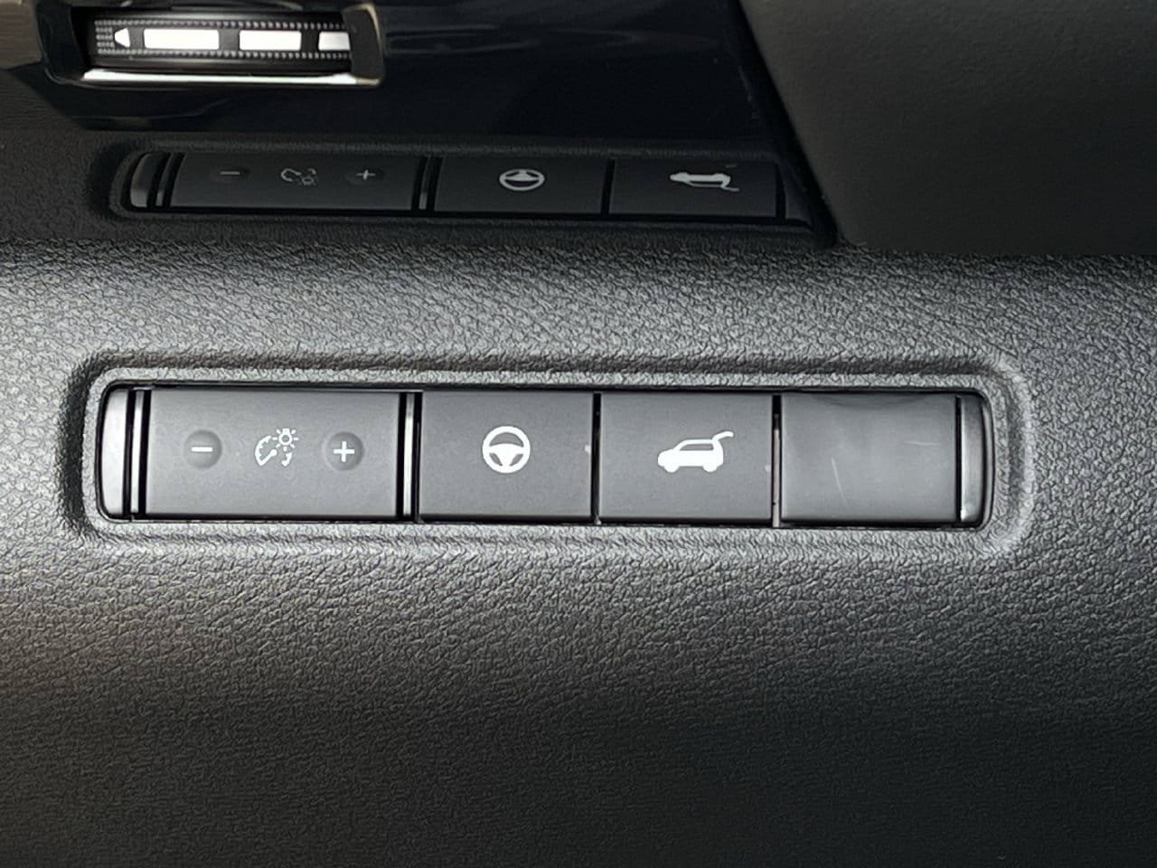 Used 2026 Nissan Pathfinder SV FWD image 20