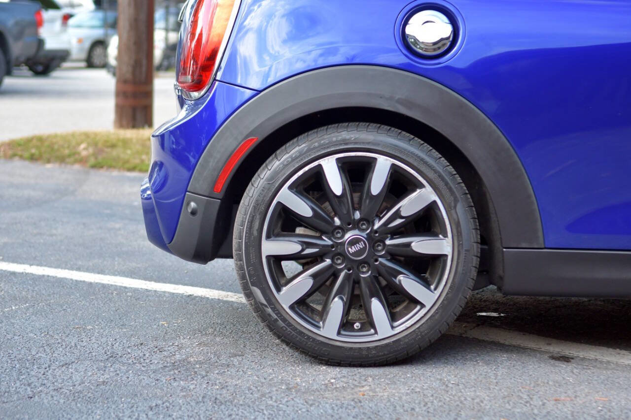 Used 2019 MINI Cooper S w/ Signature Upholstery Package image 24