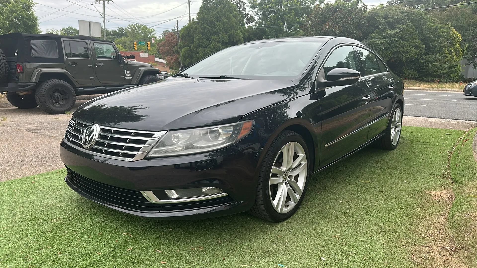 Used 2013 Volkswagen CC Lux FWD image 3