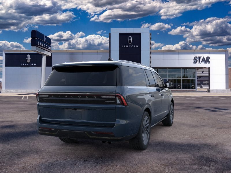 New 2026 Lincoln Navigator L Reserve AWD/4WD image 8