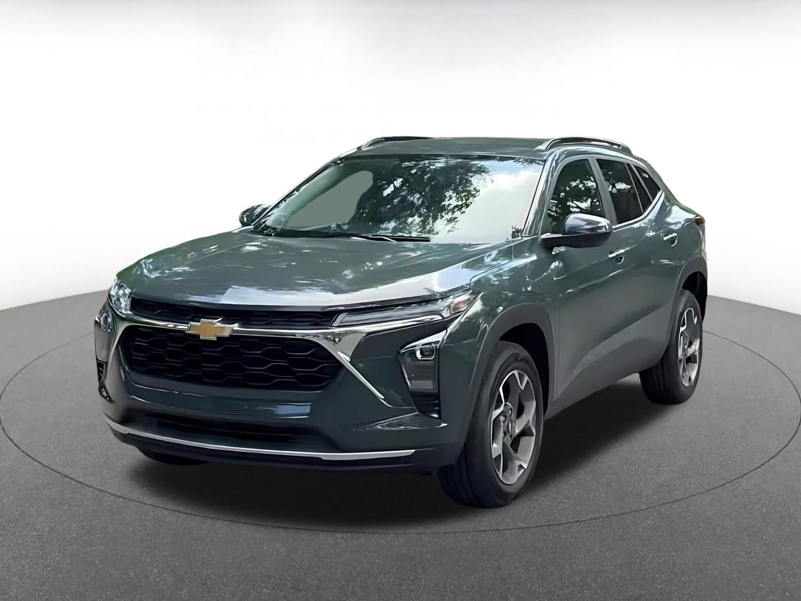 Used 2025 Chevrolet Trax LT FWD image 7