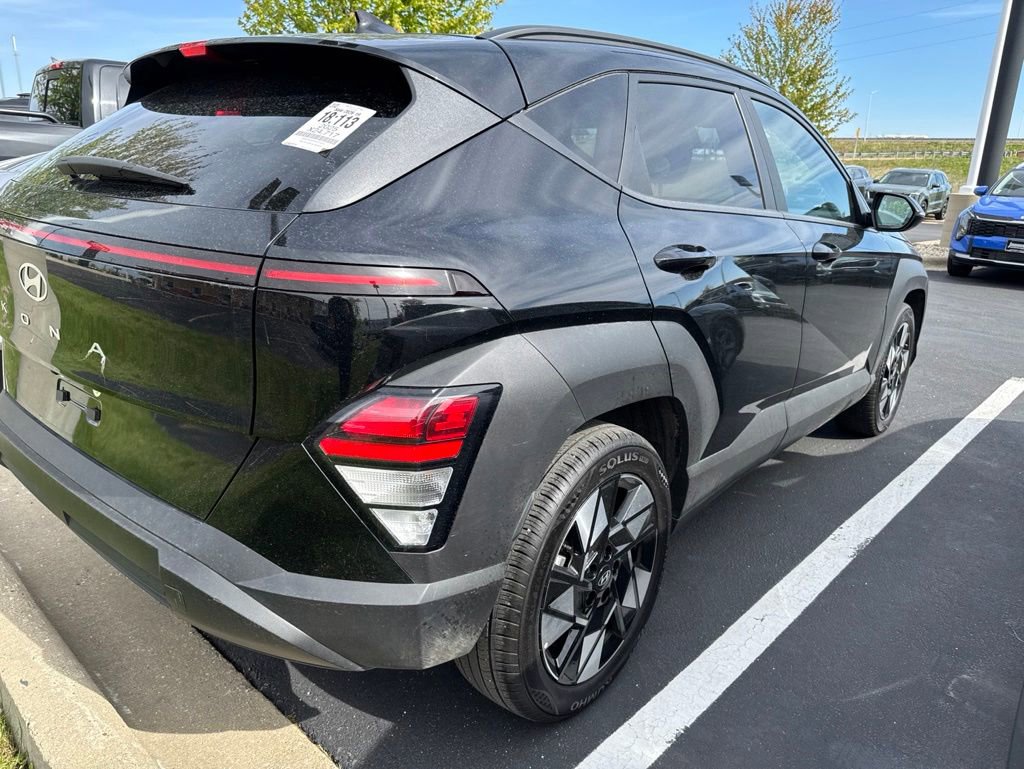 Used 2025 Hyundai Kona SEL FWD image 3