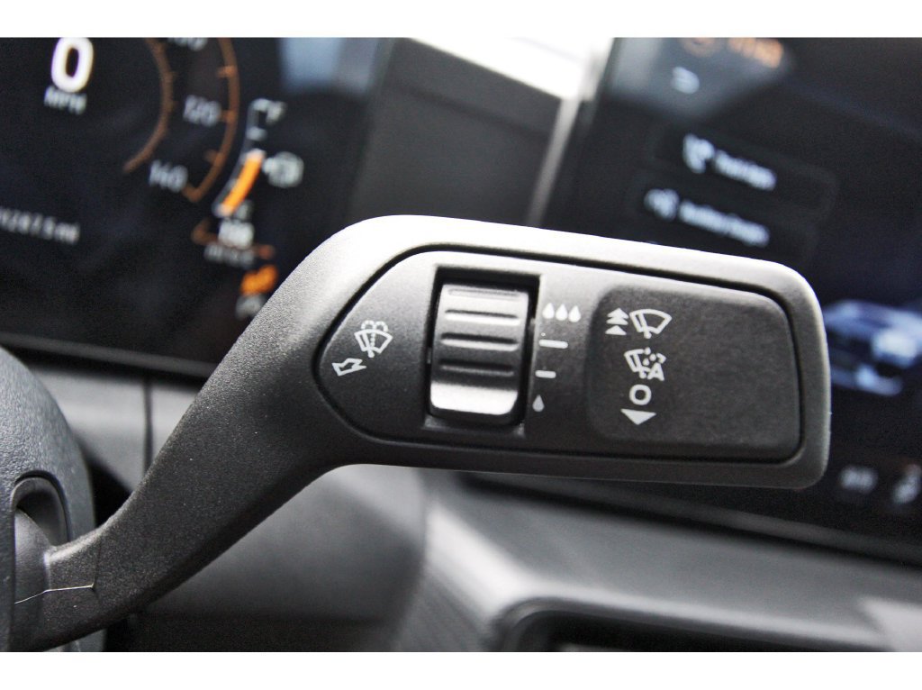 Used 2025 Ford Mustang Coupe RWD image 18
