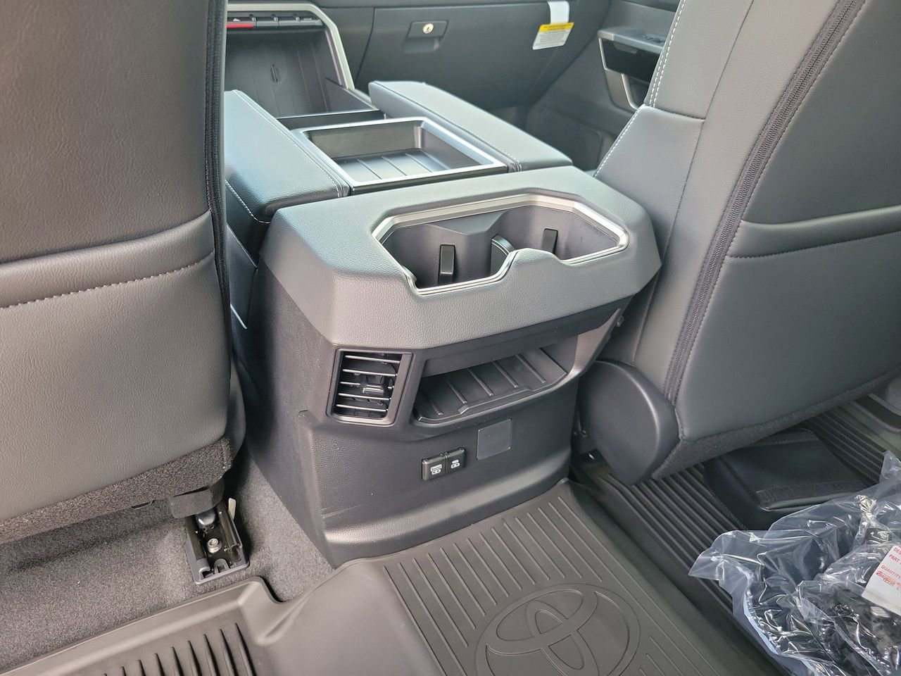 New 2026 Toyota Tundra Limited AWD/4WD image 11
