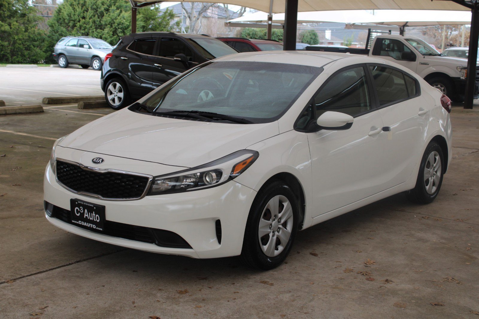 Used 2017 Kia Forte LX image 1