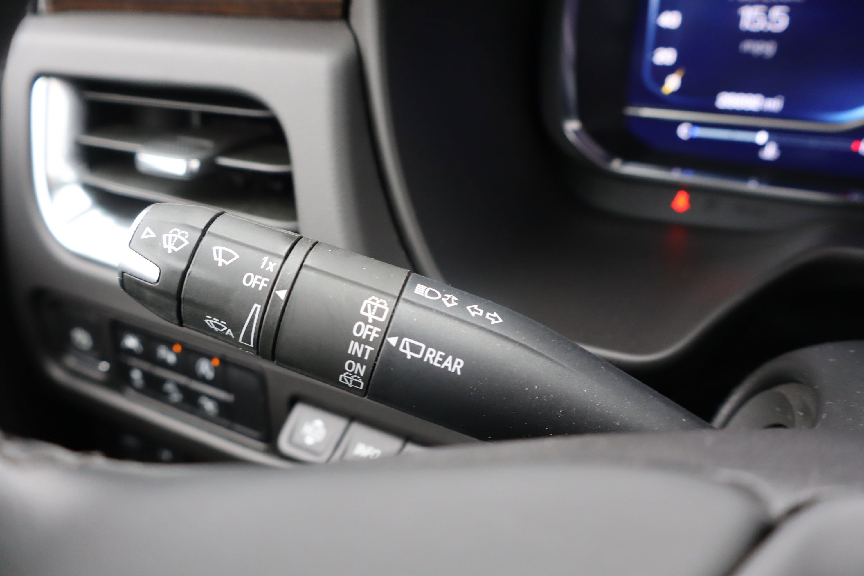 Certified 2024 Chevrolet Suburban High Country image 25