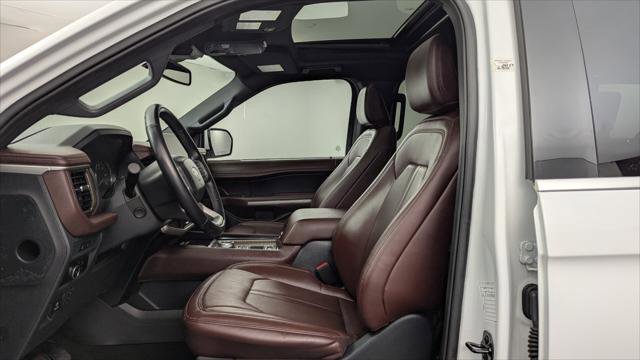 Used 2024 Ford Expedition Limited image 12