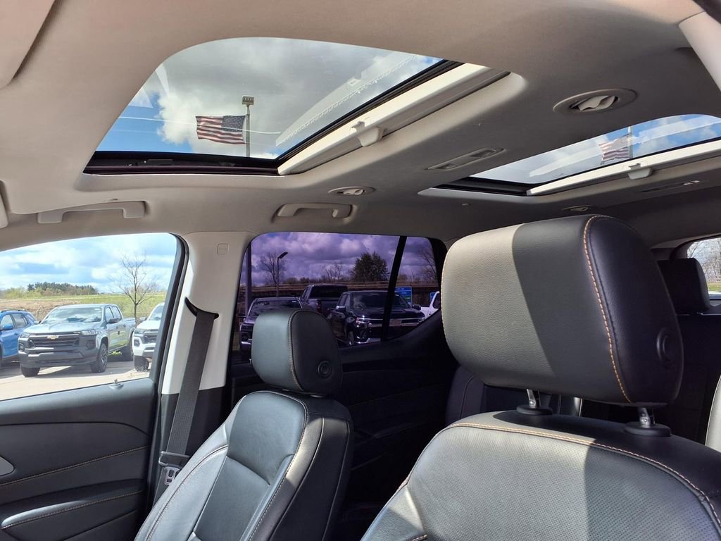Used 2019 Chevrolet Traverse Premier w/ Redline Edition AWD/4WD image 14