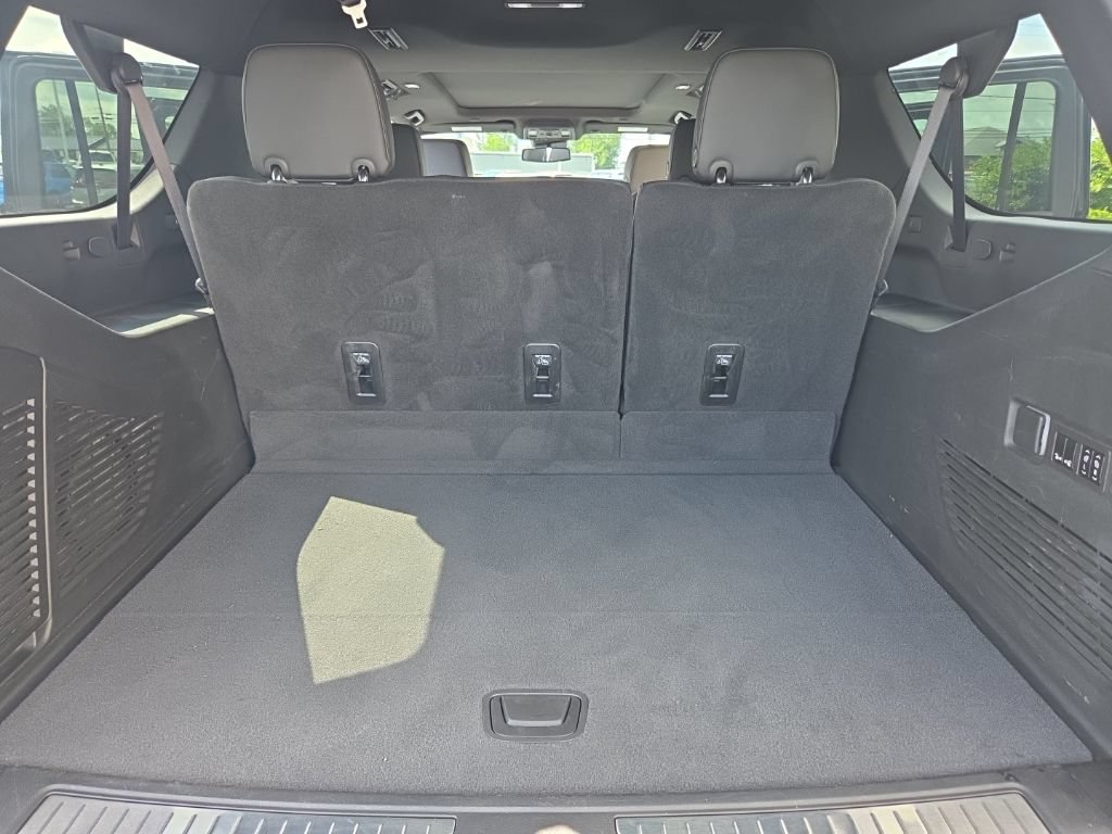 Used 2023 Chevrolet Suburban RST w/ Sport Performance Package AWD/4WD image 30