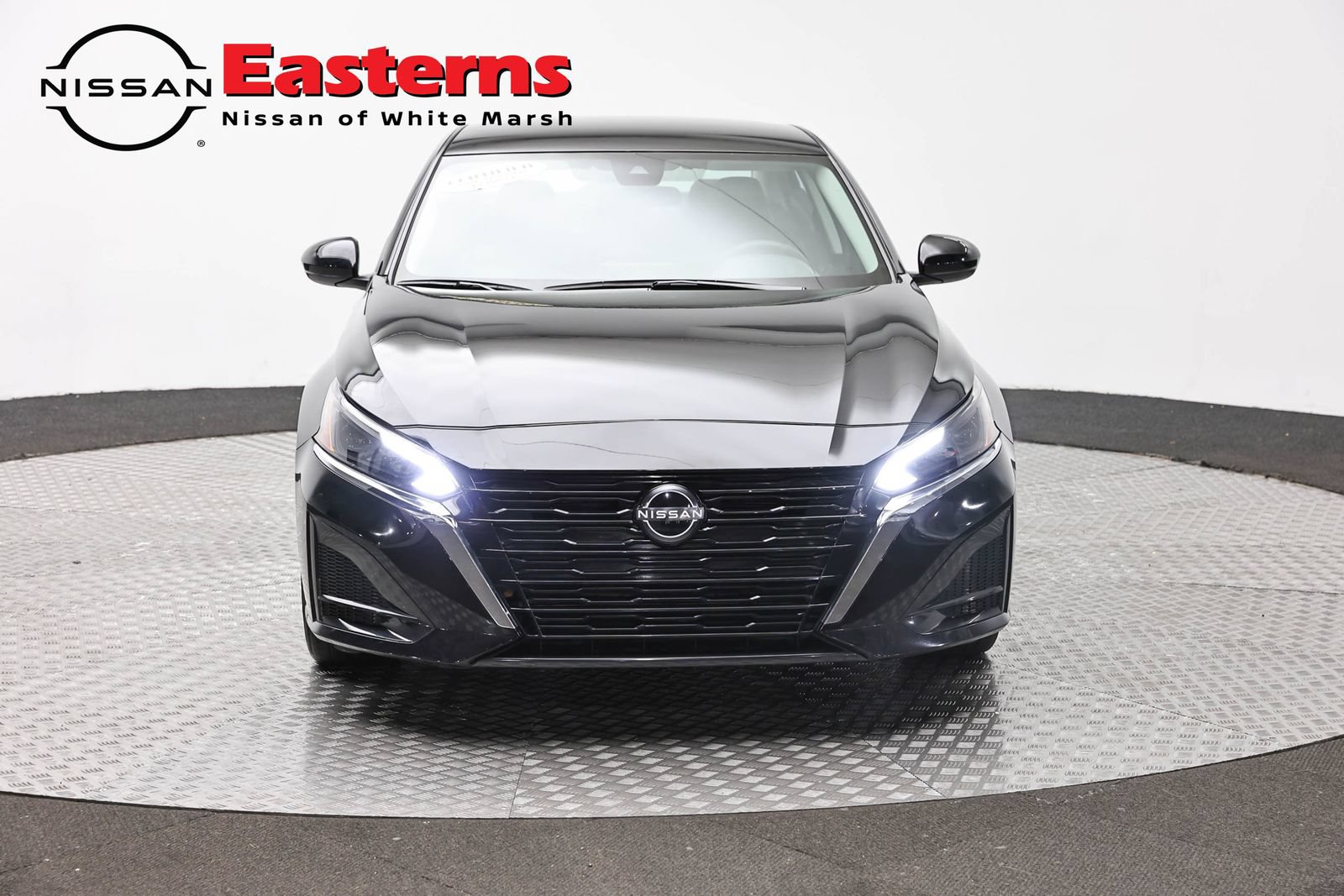 Used 2023 Nissan Altima 2.5 SV FWD image 2