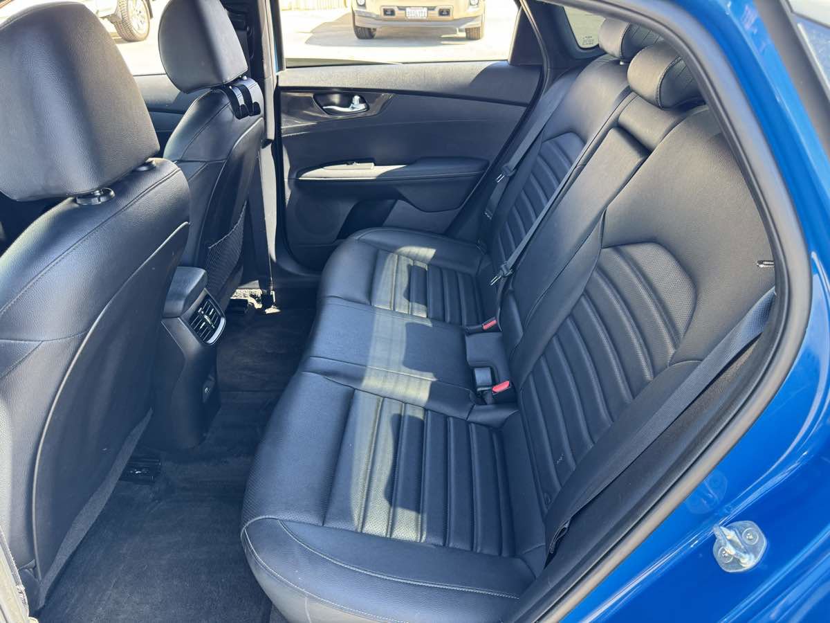 Used 2023 Kia Forte GT-Line w/ GT-Line Premium Package image 21