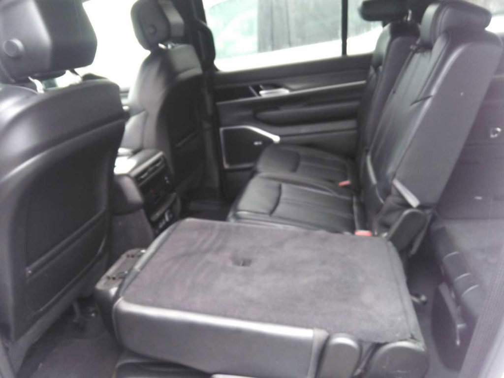Used 2024 Jeep Wagoneer Series II w/ Flexible Seating Group RWD image 9