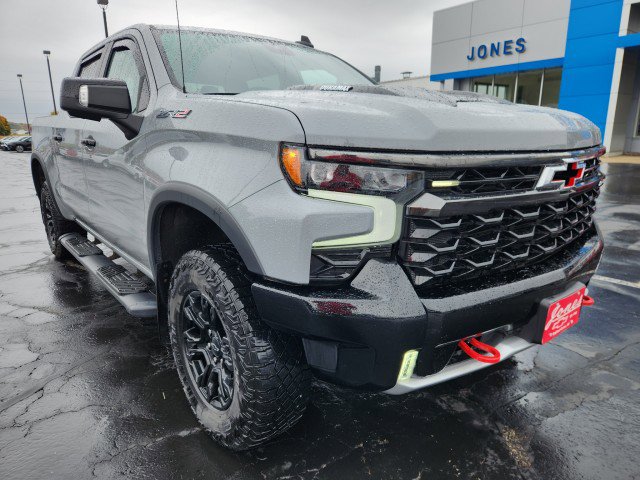Used 2024 Chevrolet Silverado 1500 ZR2 w/ Technology Package image 7