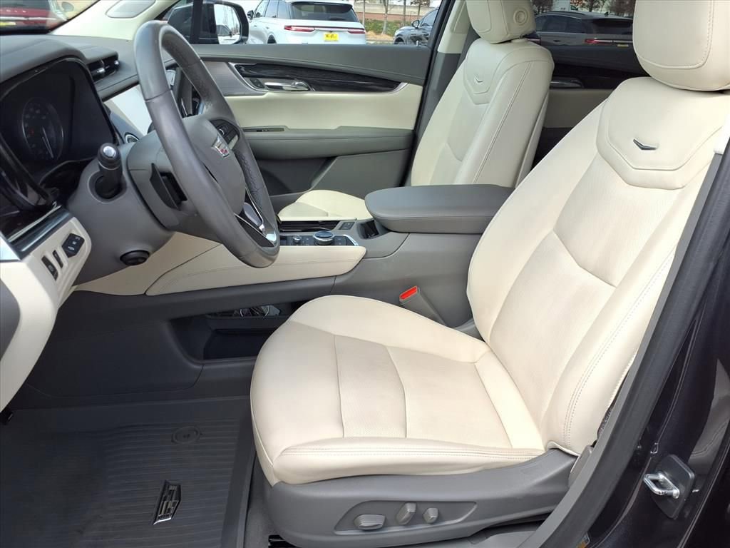 Used 2023 Cadillac XT6 Premium Luxury w/ Technology Package image 25