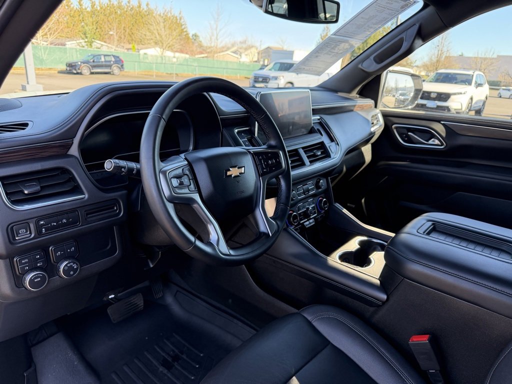 Used 2023 Chevrolet Suburban LT image 18