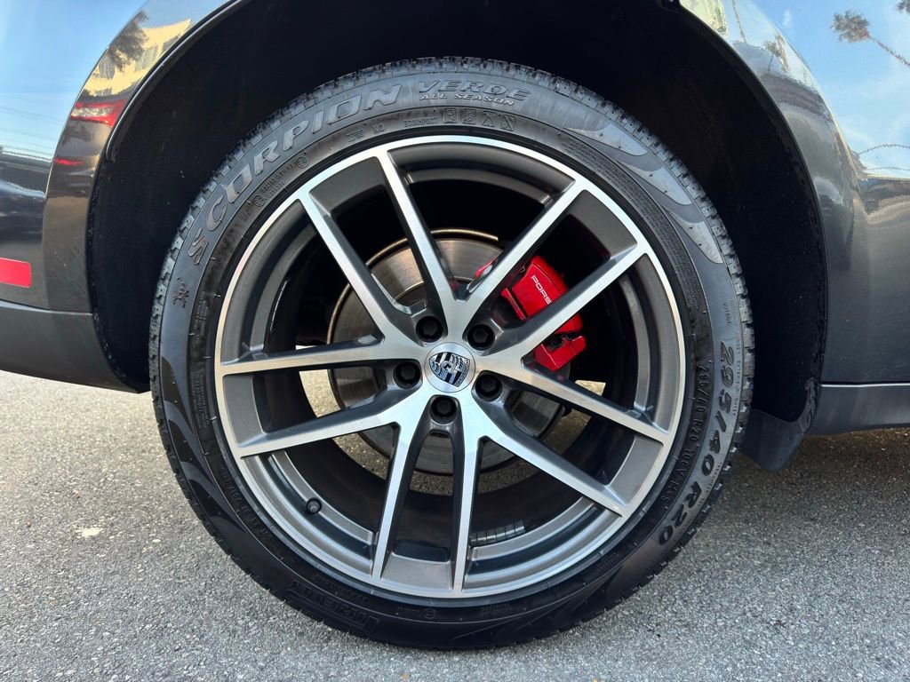 Used 2023 Porsche Macan S image 12