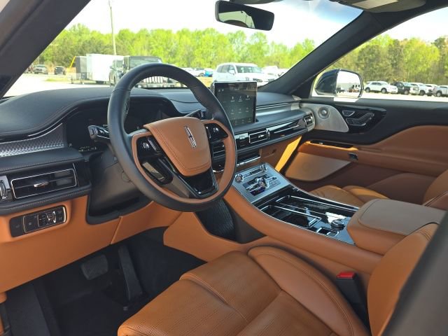 Used 2023 Lincoln Aviator Black Label w/ Dynamic Handling Package image 26