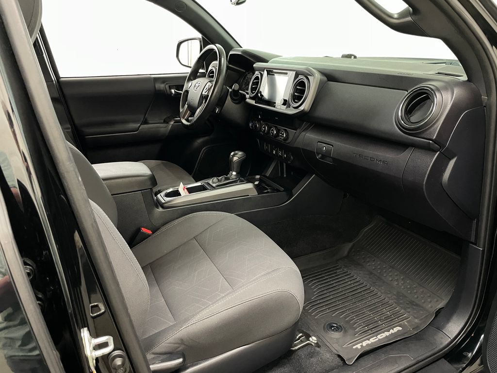 Used 2019 Toyota Tacoma TRD Off-Road AWD/4WD image 36