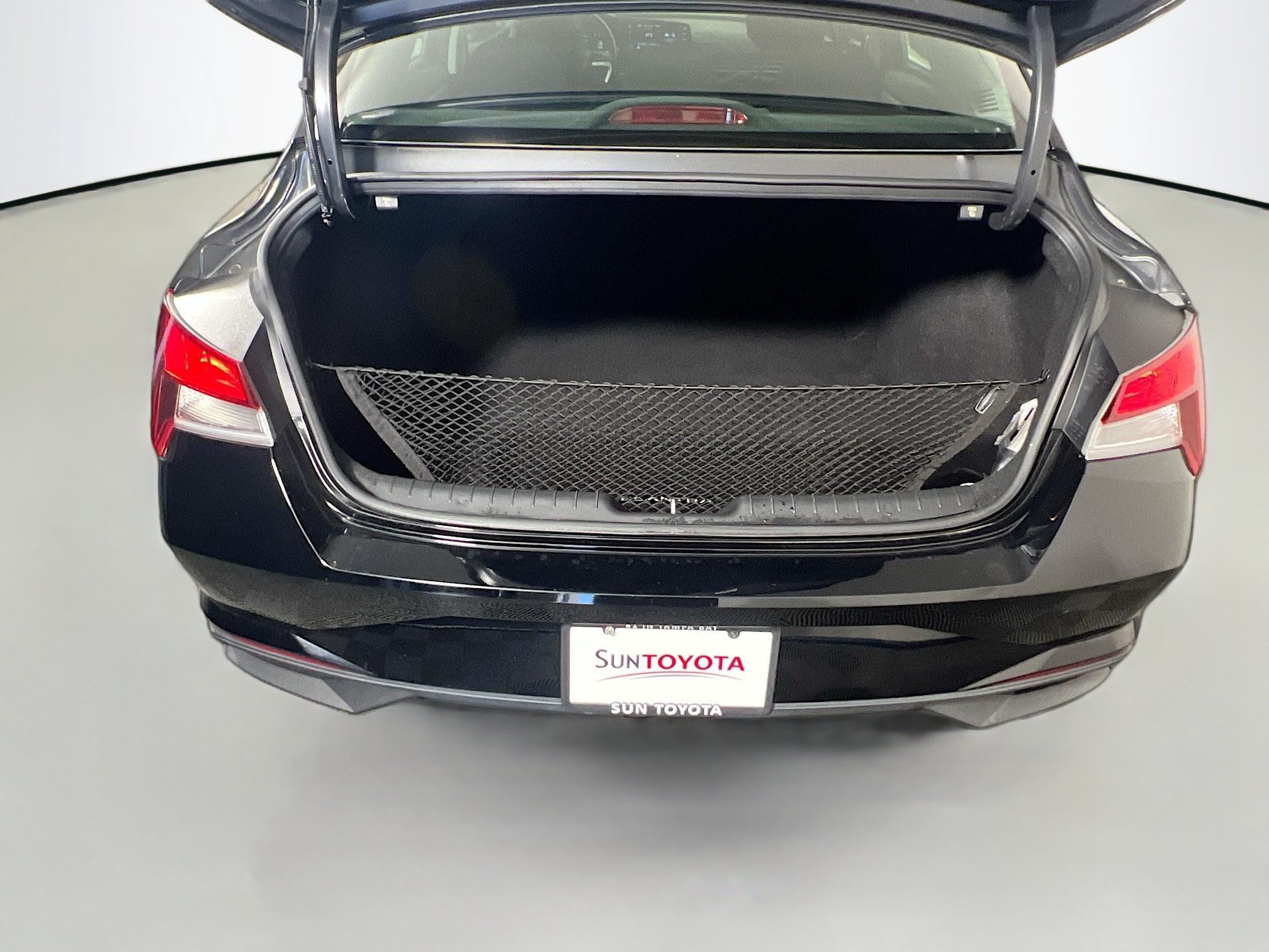 Used 2022 Hyundai Elantra SEL w/ Cargo Package FWD image 32