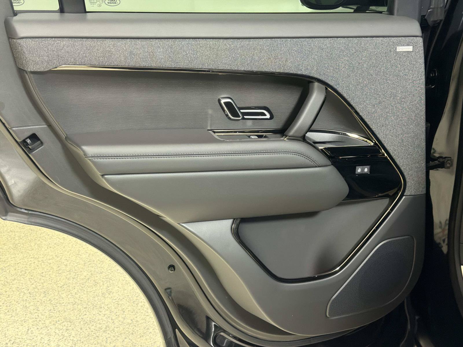 New 2026 Land Rover Range Rover Sport SE AWD/4WD image 11