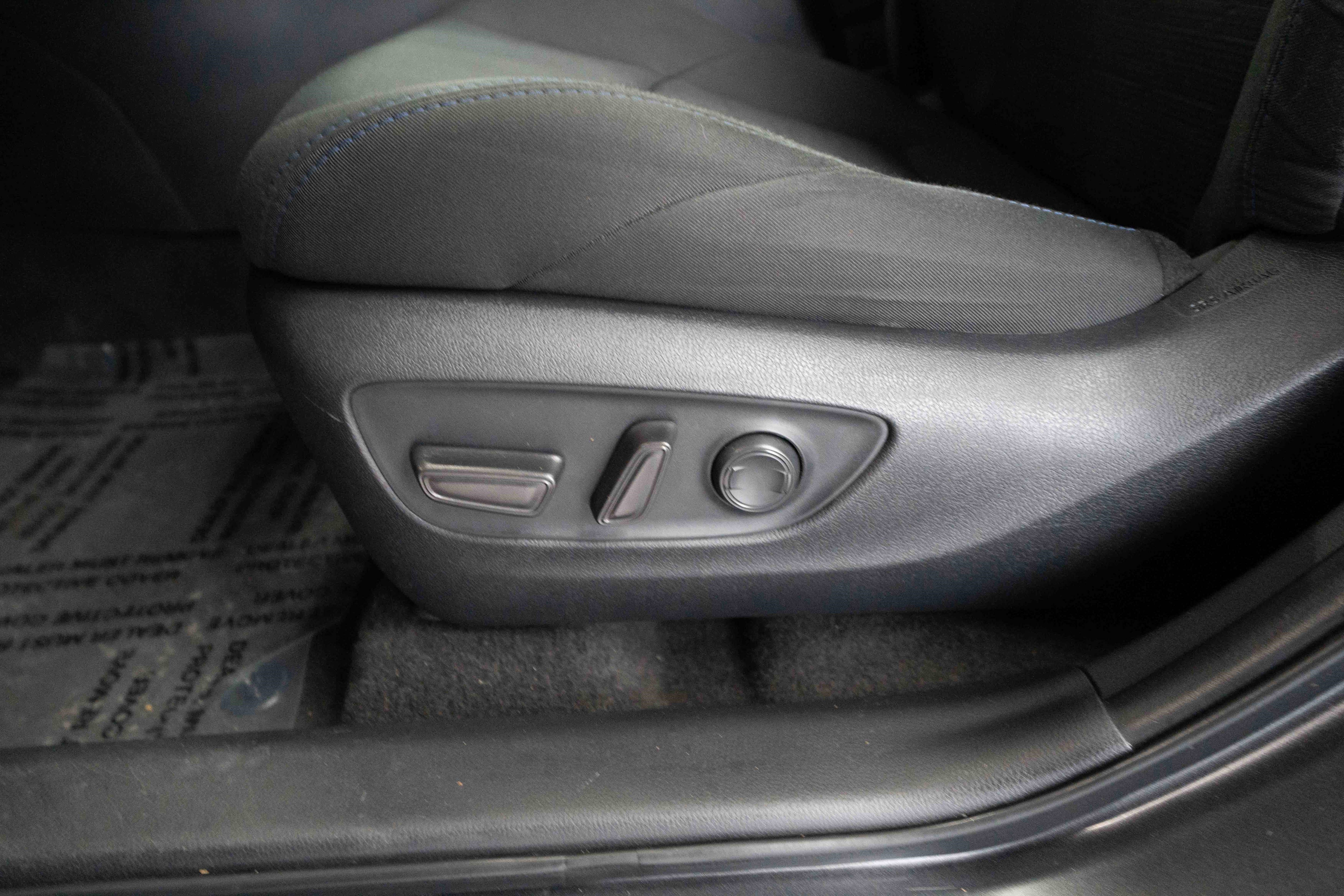 Used 2023 Toyota RAV4 SE image 12