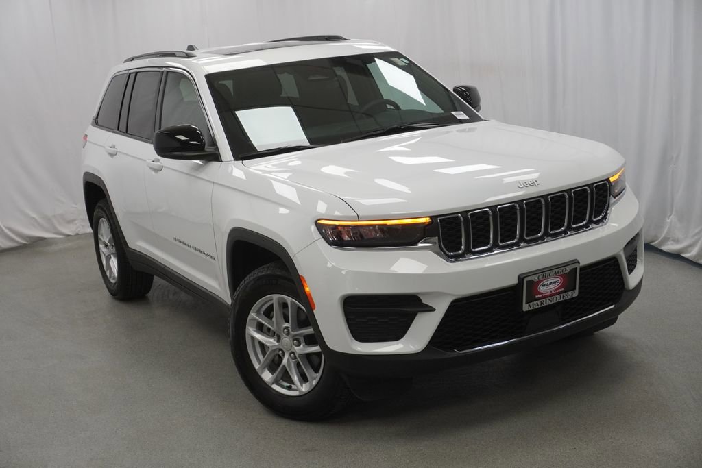 Used 2025 Jeep Grand Cherokee Laredo X AWD/4WD image 8