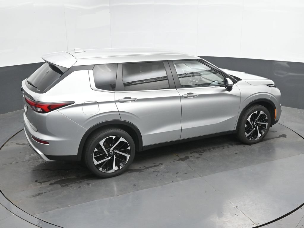 Used 2024 Mitsubishi Outlander SE AWD/4WD image 31