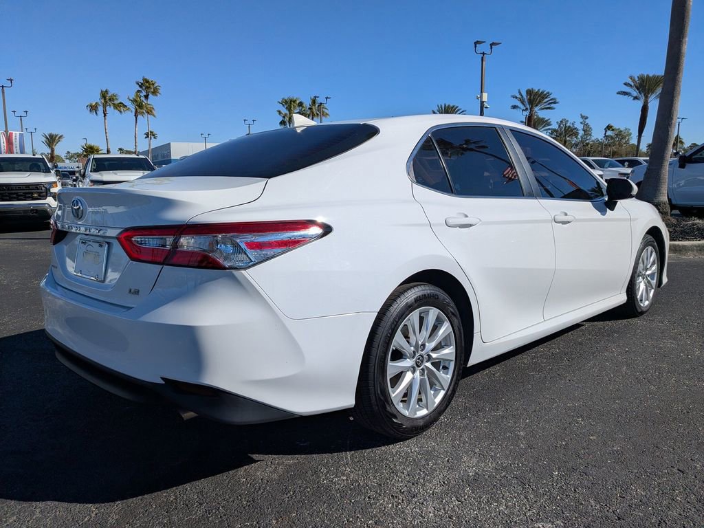 Used 2020 Toyota Camry LE image 4